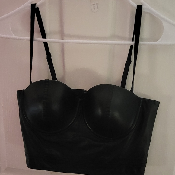 Crop top - Picture 1 of 1